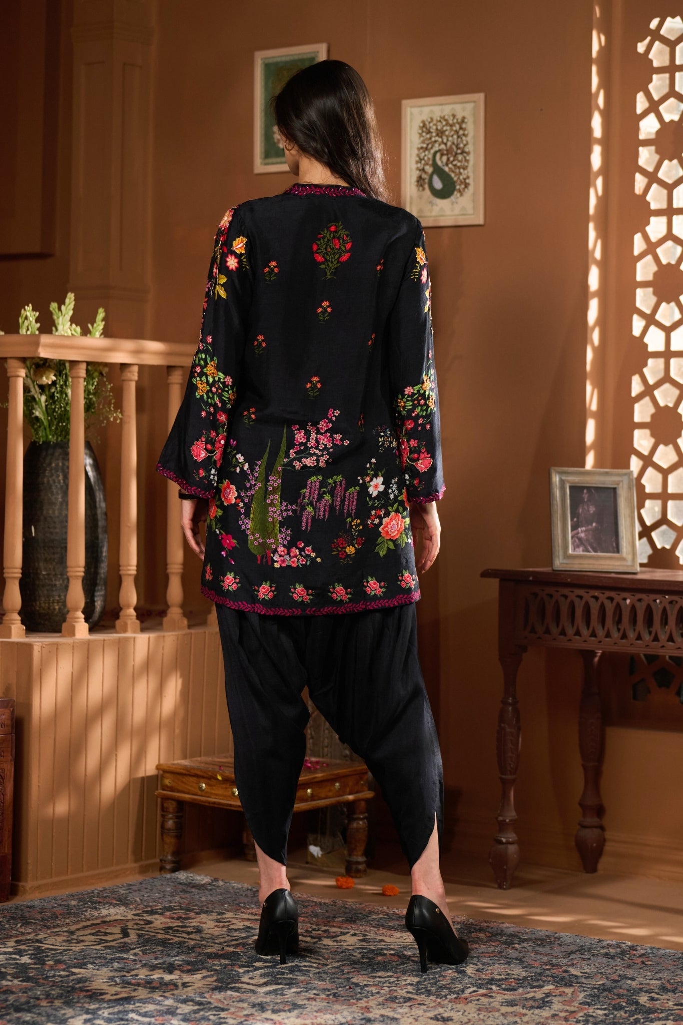 Taroob Mor Mahal Embroidered Kurta Set