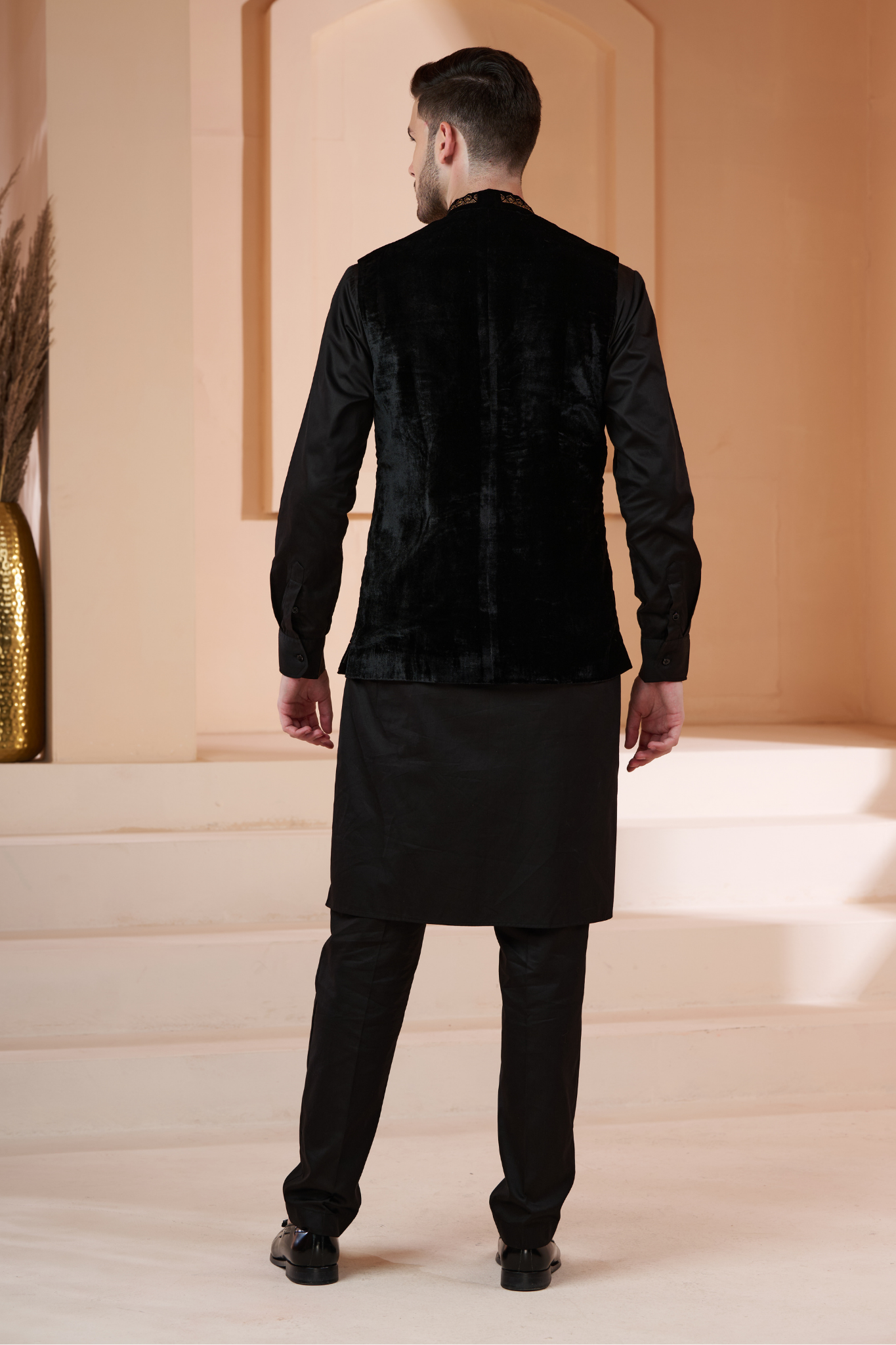 Embroidered Velvet Vogue Nehru Jacket , Men's Bandi