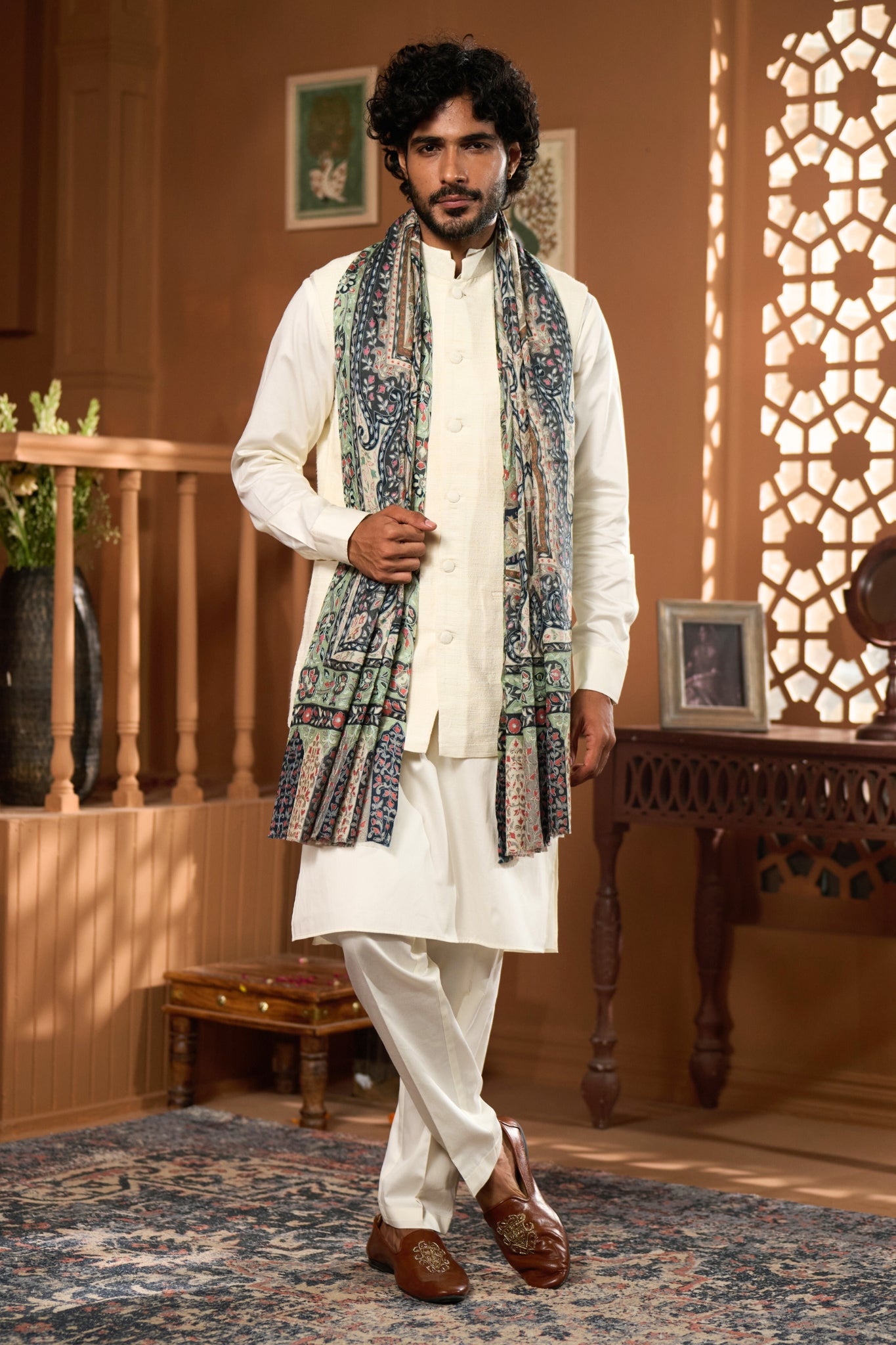 Taroob Splendid Paisley Wool Kalamkari Stole