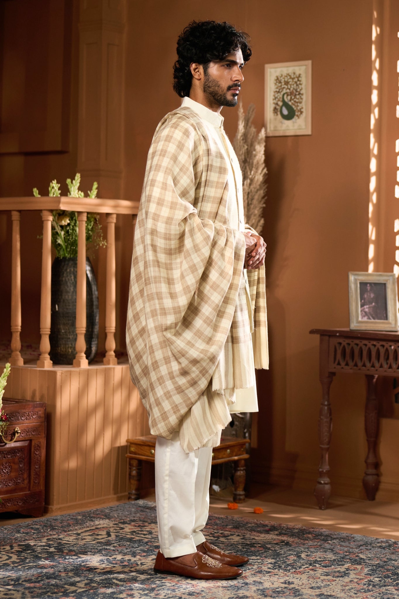 Taroob Fine Merino Wool Checkered Dusala