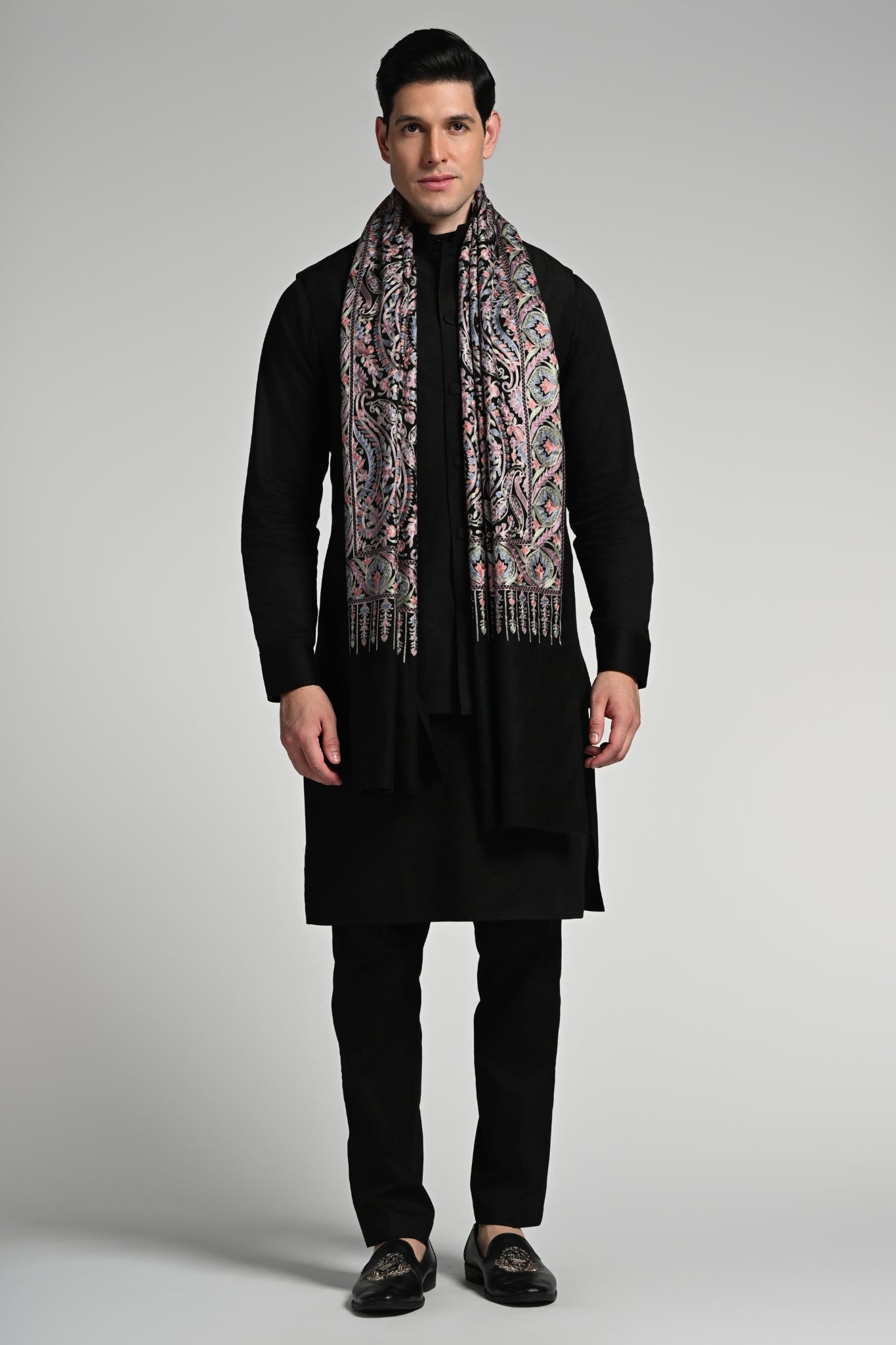 Taroob Embroidered Aari Fine Wool Stole