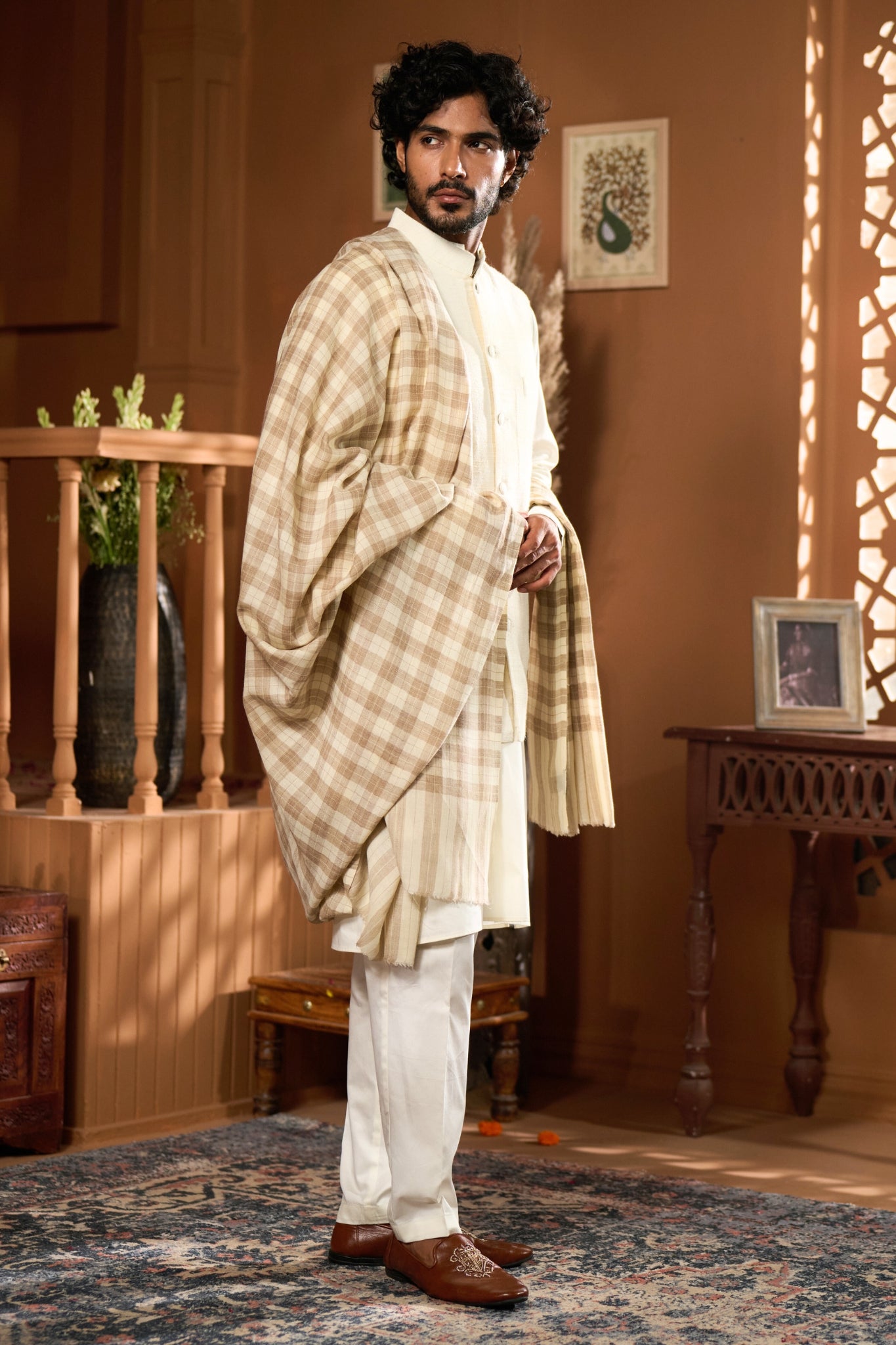 Taroob Fine Merino Wool Checkered Dusala