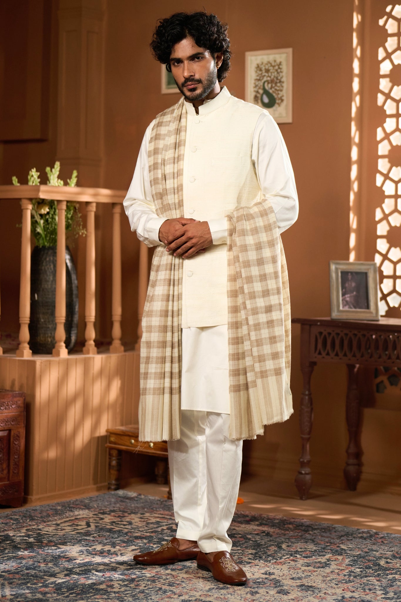 Taroob Fine Merino Wool Checkered Dusala