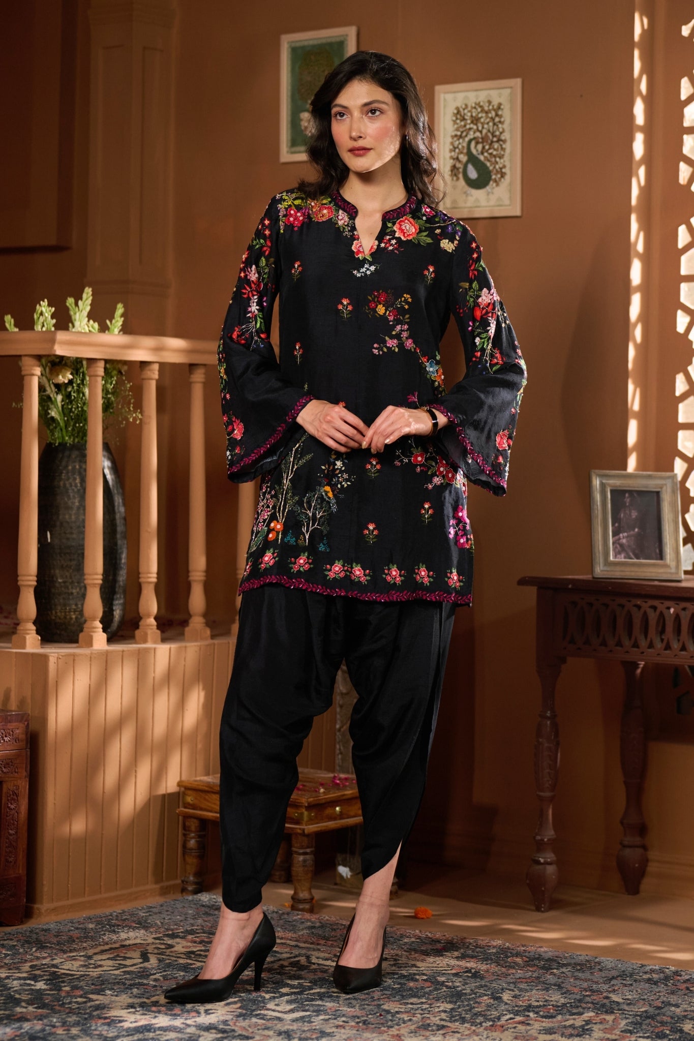 Taroob Mor Mahal Embroidered Kurta Set